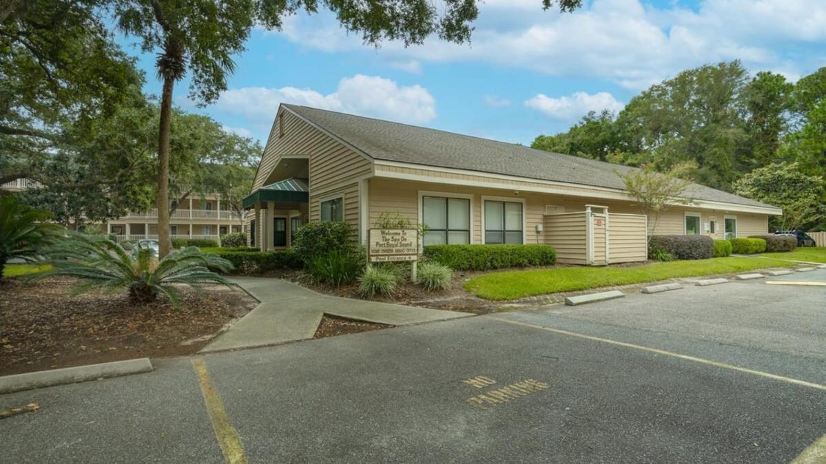 Walk To The Beach Waterfront Oasis Hilton Head Island Exterior photo